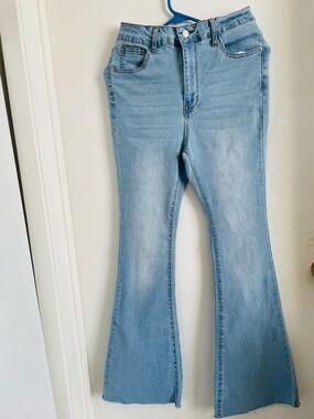 SHEIN Light Wash Flared Jeans